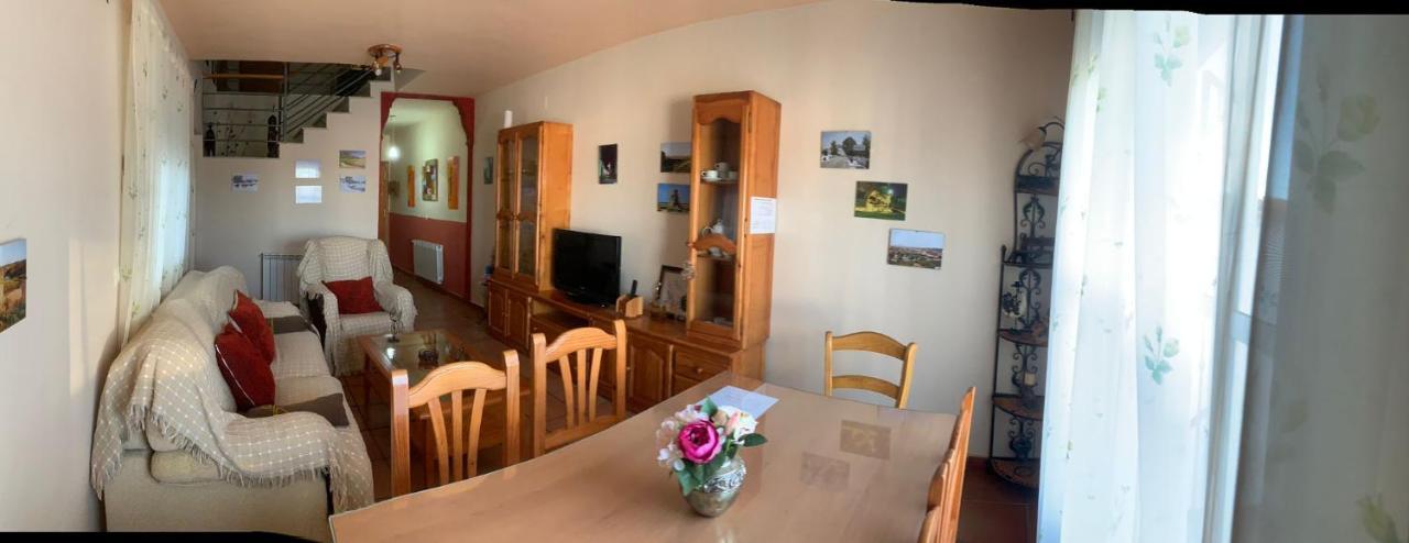 Apartamento Turistico El Esquilon Calzadilla Luaran gambar