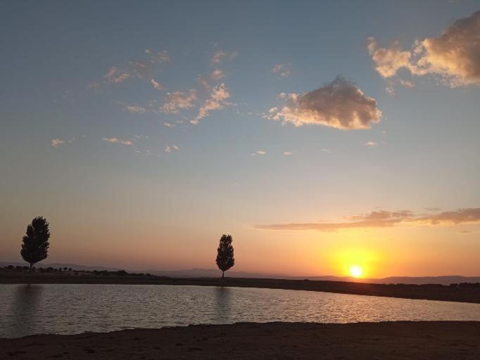 Apartamento Turistico El Esquilon Calzadilla Luaran gambar